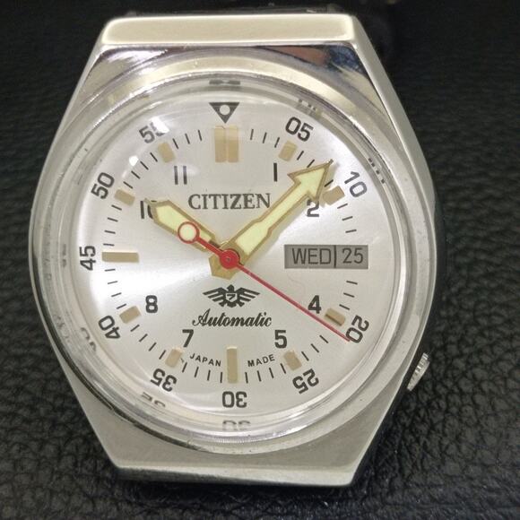 Vintage 1972 Citizen Automatic Mens Silver Watch W/daydate & Silver accents - Picture 3 of 10